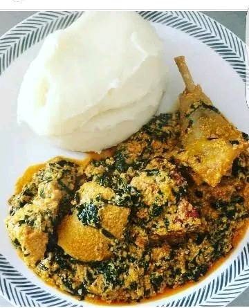 Easy method on preparing Chicken Egusi soup and pounded yam.