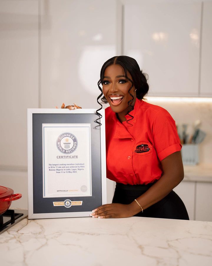 Guiness World Record Breaker, Hilda Baci shares more beautiful photos with her Plaque.
